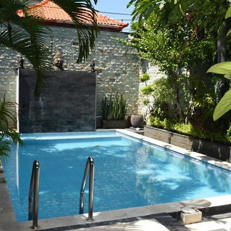 Marinos Place Legian Buitenkant foto
