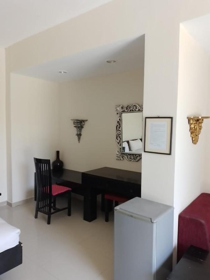 Marinos Place Legian Buitenkant foto