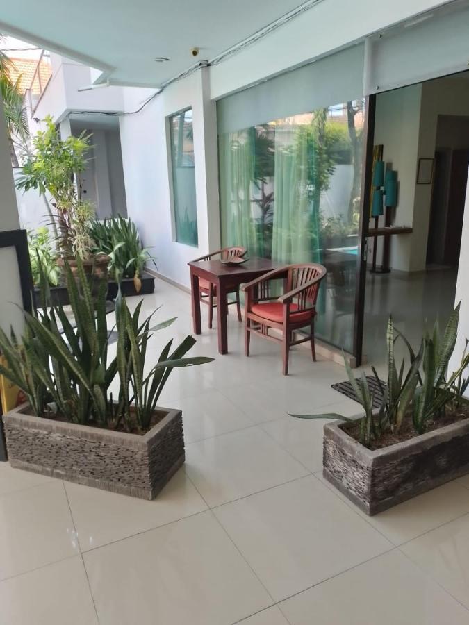 Marinos Place Legian Buitenkant foto