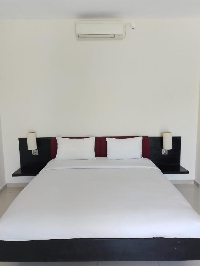 Marinos Place Legian Buitenkant foto
