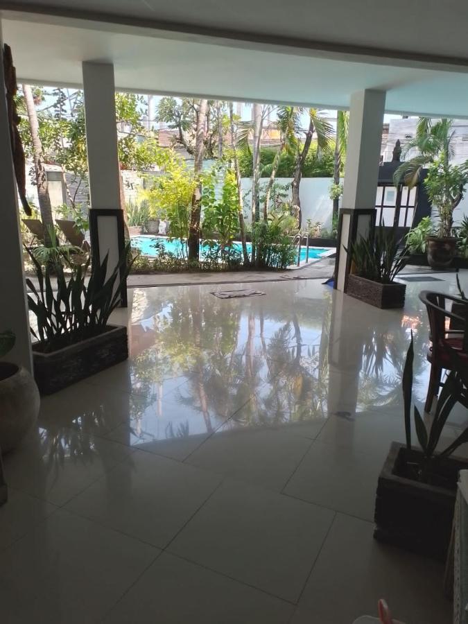 Marinos Place Legian Buitenkant foto