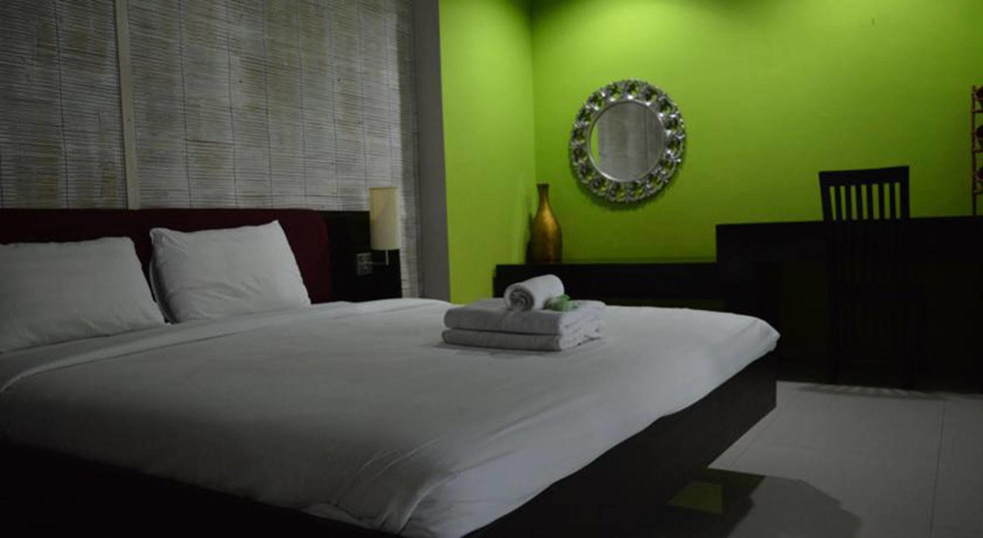 Marinos Place Legian Buitenkant foto