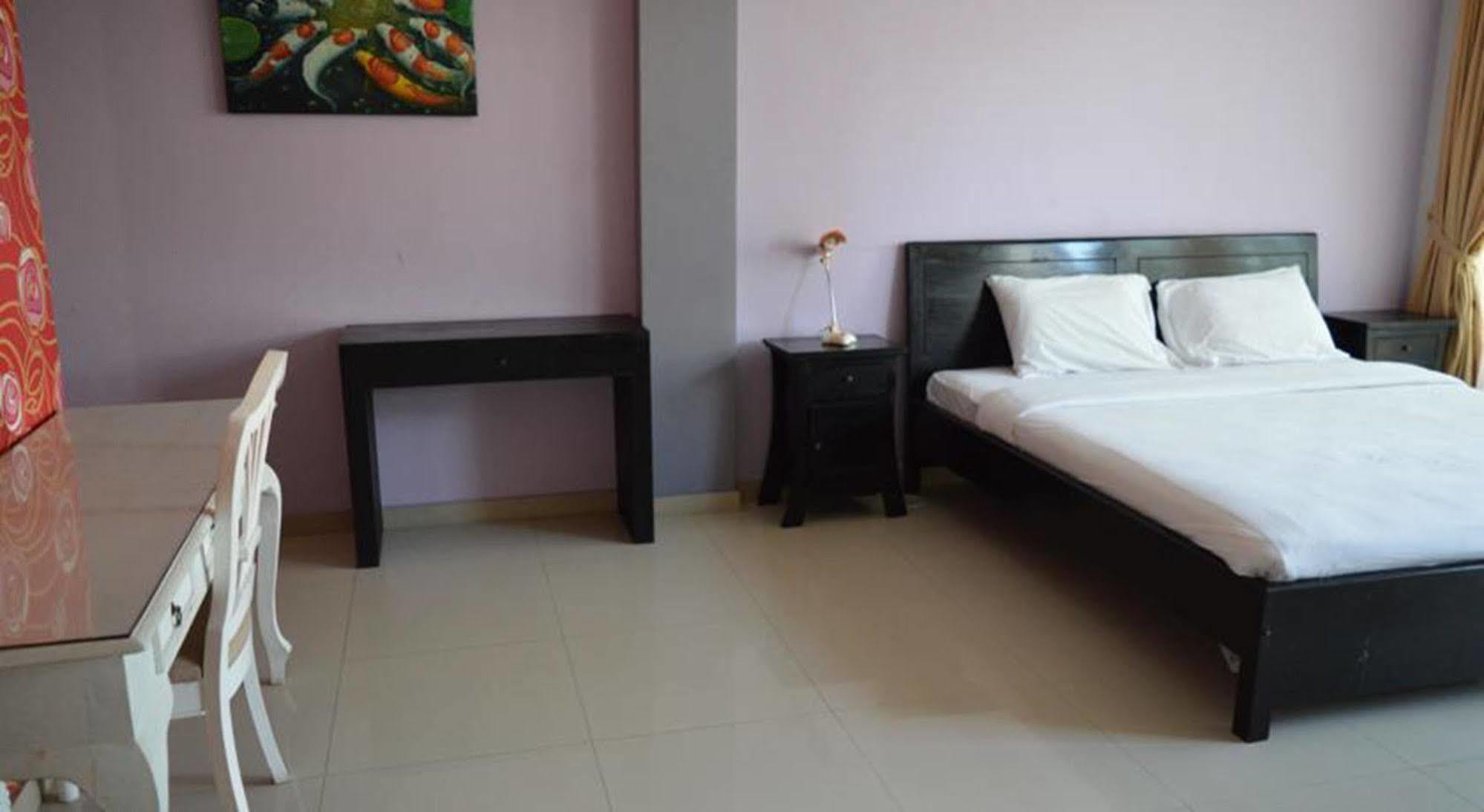 Marinos Place Legian Buitenkant foto