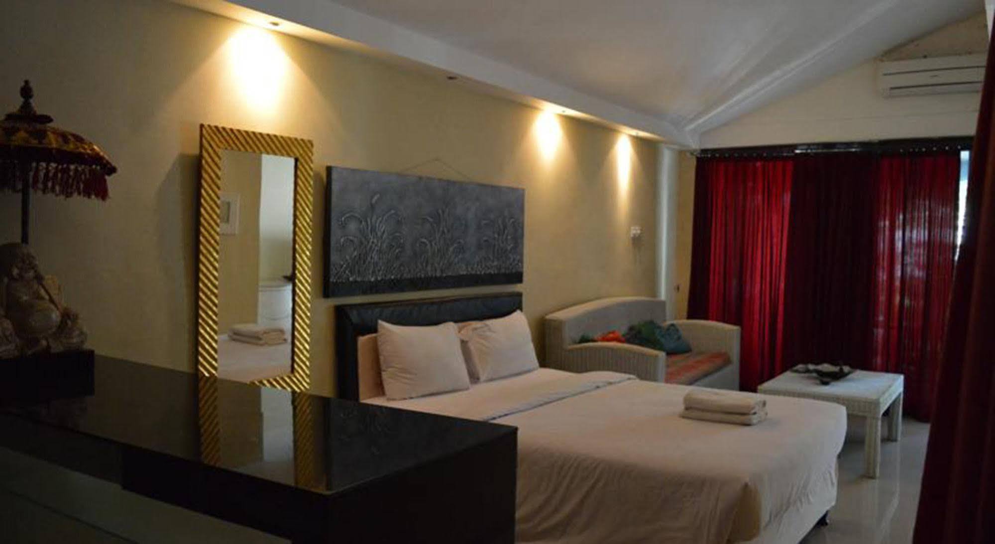 Marinos Place Legian Buitenkant foto