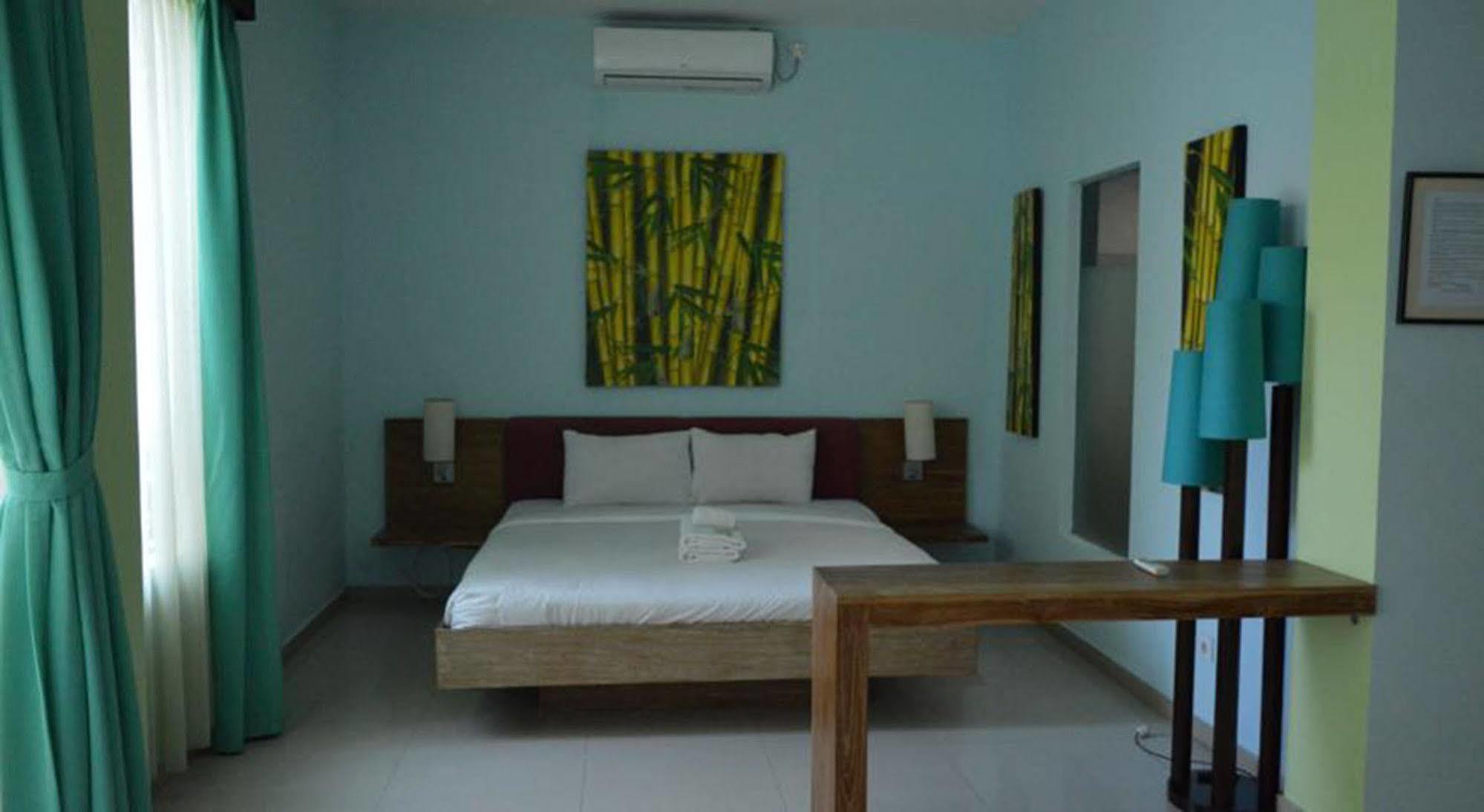 Marinos Place Legian Buitenkant foto