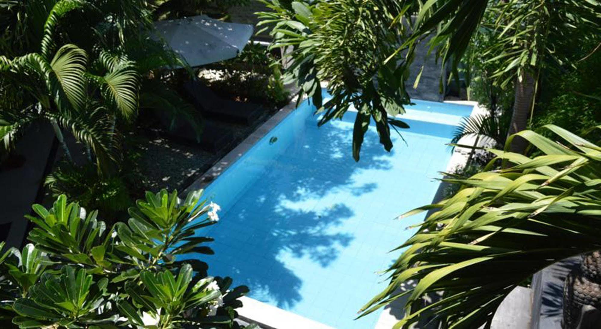 Marinos Place Legian Buitenkant foto